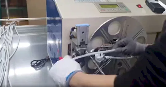 소켓 코일링 결속 머신 WPM-210 - 케이블 코일링 및 결속기